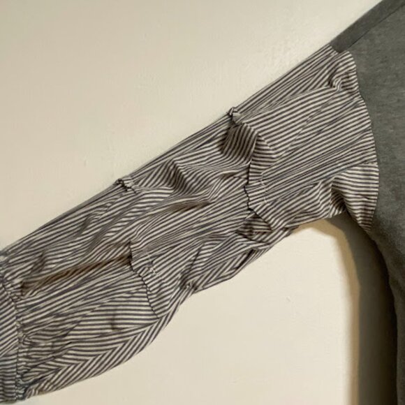 Mello Day Grey Striped Contrast Women's Sweatshirt Size M - Picture 3 of 8